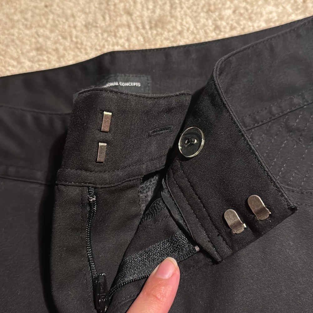 Y2K black capris with detailed front pockets size 2 - Picture 4 of 6